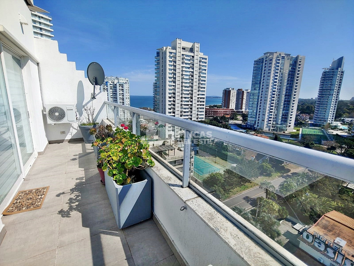 Apartamento ID.1762/Apartamento-en-ALQUILER-de-2-Dormitorios-Península--Punta-del-Este - Apartamento en ALQUILER de 2 Dormitorios  Península - Punta del Este