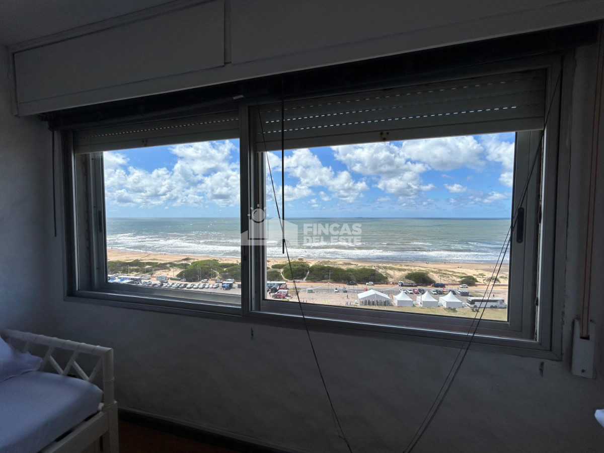 Apartamento ID.2643/Apartamento-en-alquiler-de-temporada-en-Punta-del-Este,-frente-a-la-Playa-Brava-y-con-una-espectacular-vista-al-mar-de-2-dormitorios - Apartamento en alquiler de temporada en Punta del Este, frente a la Playa Brava y con una espectacular vista al mar de 2 dormitorios