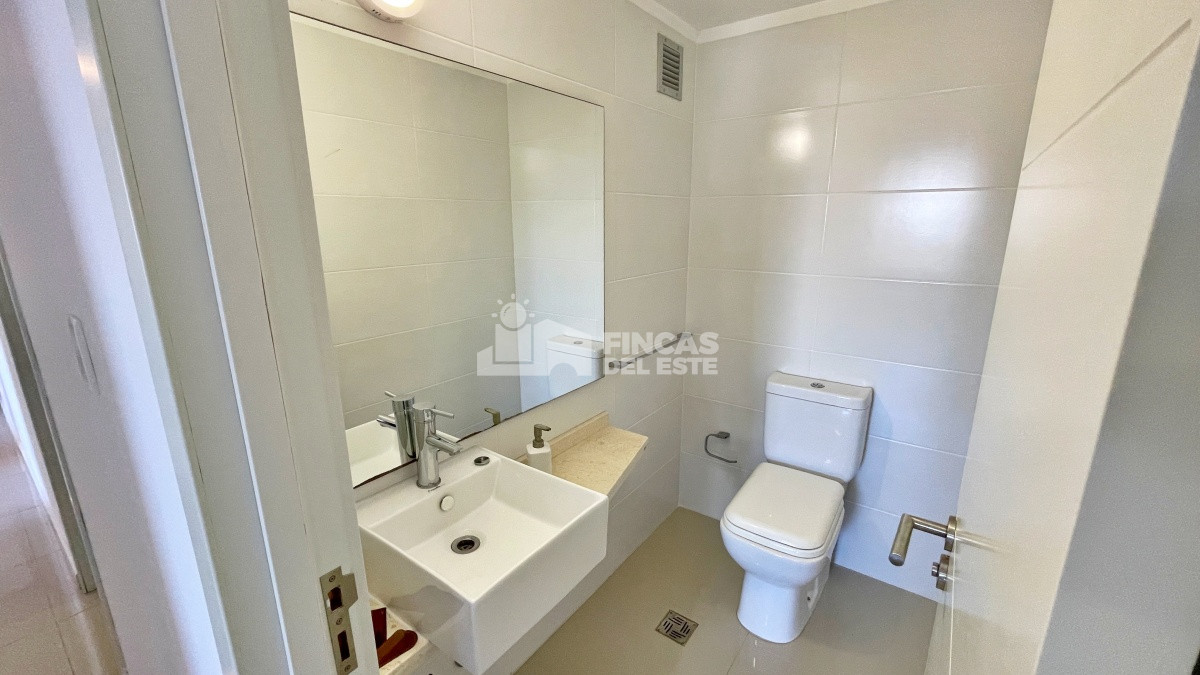 Apartamento ID.2357/Apartamento-en-Venta-de-3-dormitorios-terraza-con-parrillero-Brava--Punta-del-Este - Apartamento en Venta de 3 dormitorios- terraza con parrillero- Brava - Punta del Este