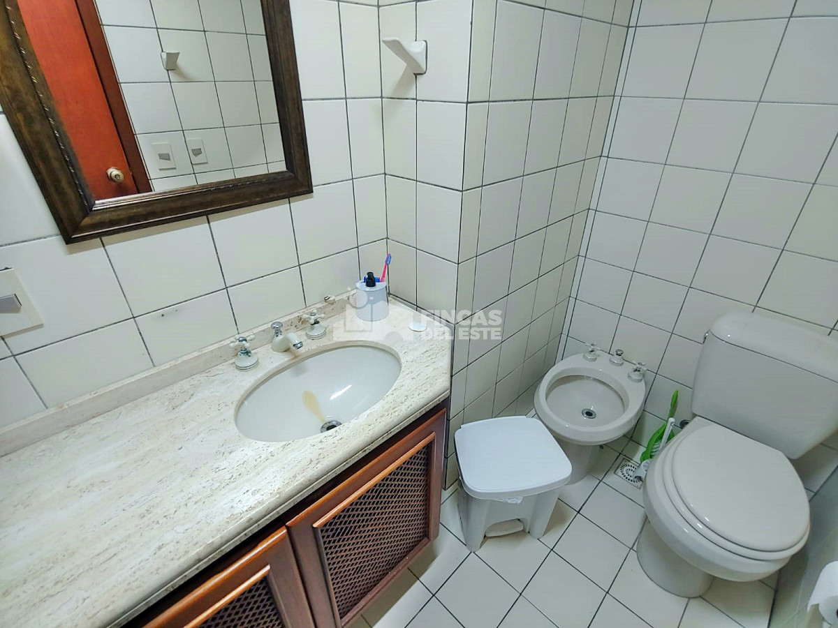 Apartamento ID.1762/Apartamento-en-ALQUILER-de-2-Dormitorios-Península--Punta-del-Este - Apartamento en ALQUILER de 2 Dormitorios  Península - Punta del Este