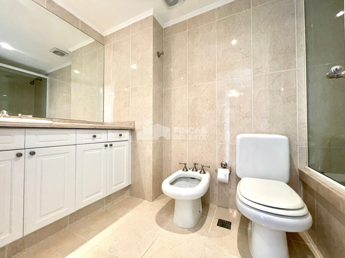 Apartamento ID.1990/Hermoso-apartamento-en-edificio-de-categoría!!! - Hermoso apartamento en edificio de categoría!!!