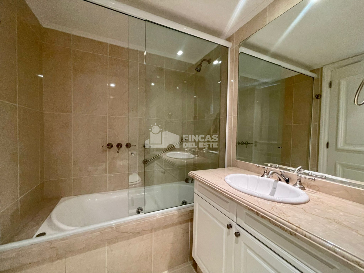 Apartamento ID.1990/Hermoso-apartamento-en-edificio-de-categoría!!! - Hermoso apartamento en edificio de categoría!!!