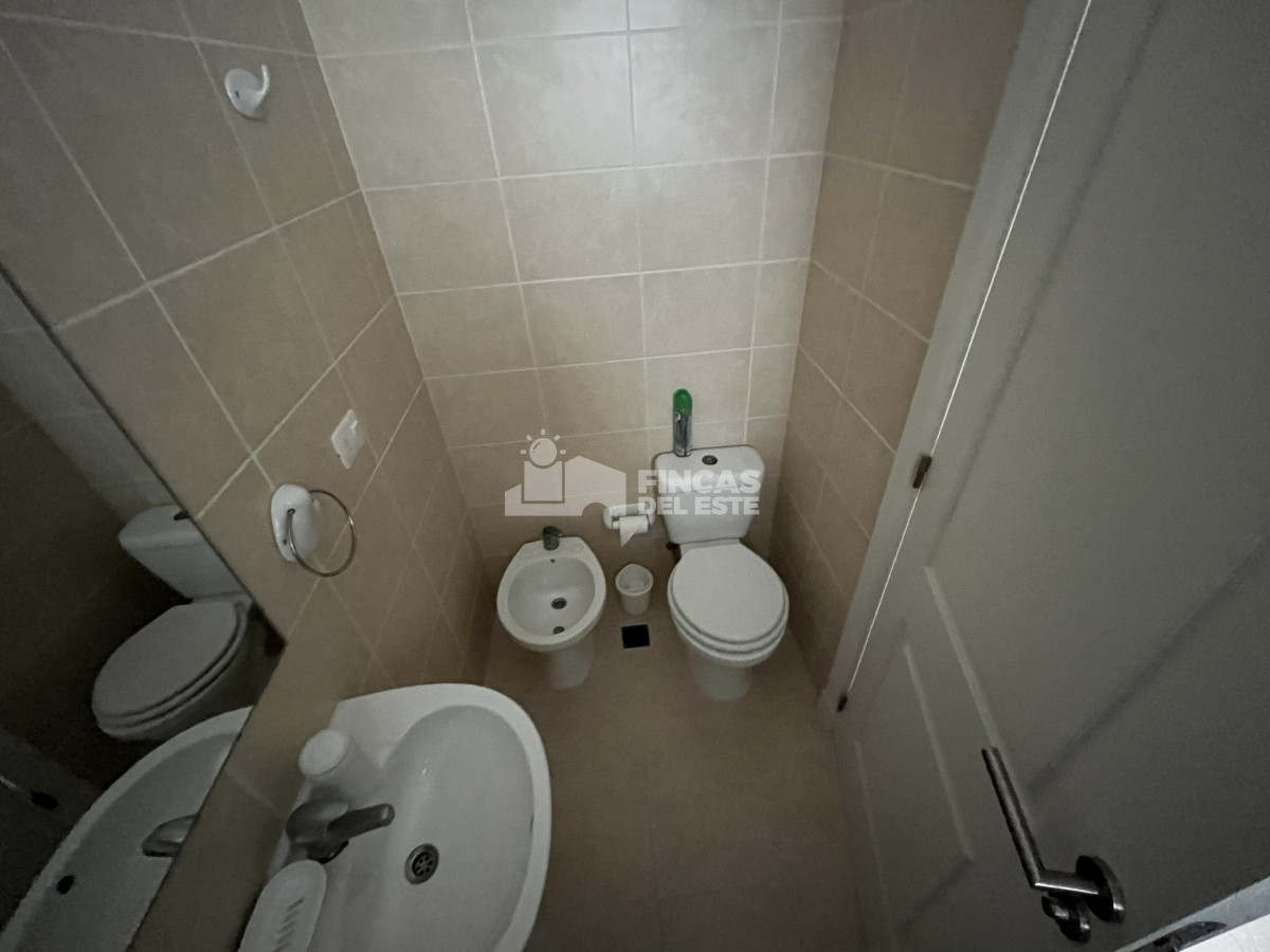 Apartamento ID.2373 - Apartamento en alquiler de 3 dormitorios + dep- vista al mar Brava Punta del Este