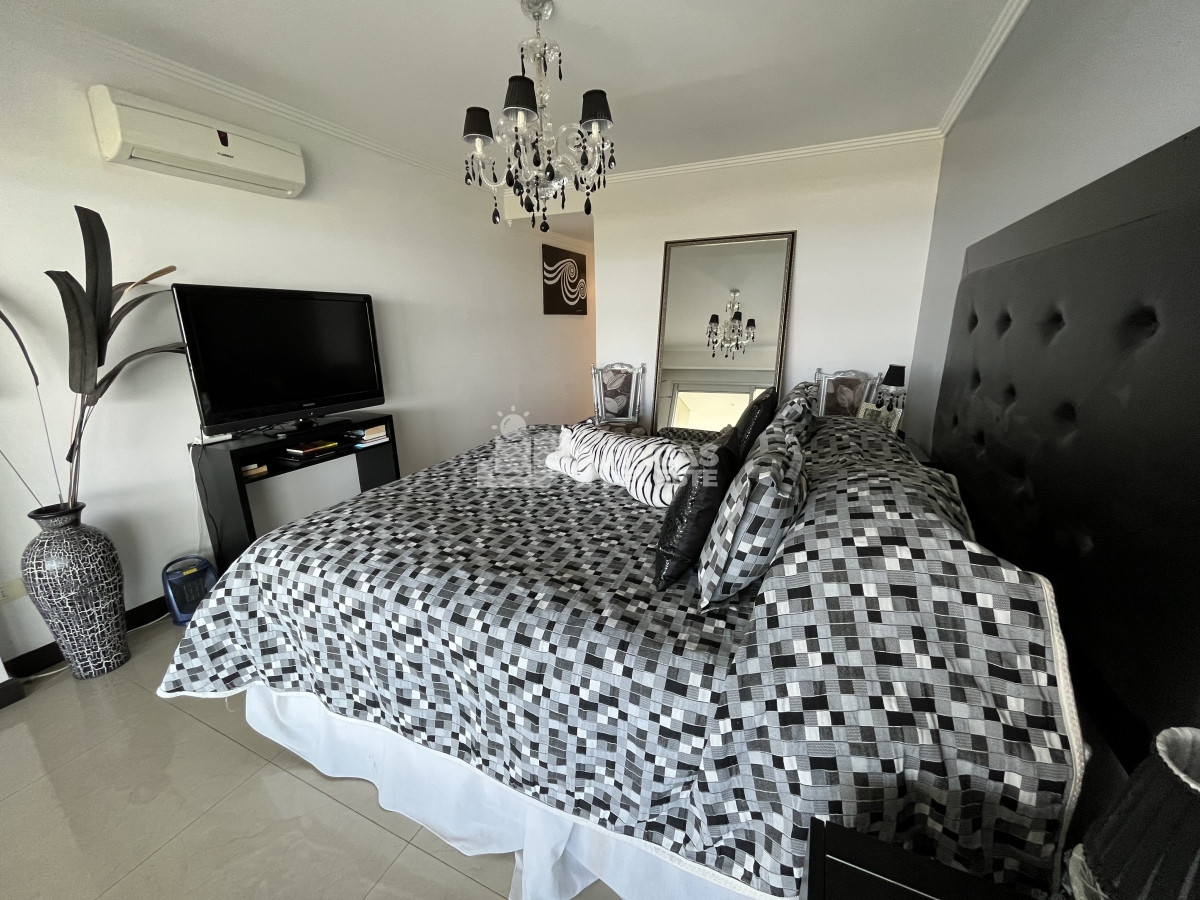 Apartamento ID.2373 - Apartamento en alquiler de 3 dormitorios + dep- vista al mar Brava Punta del Este