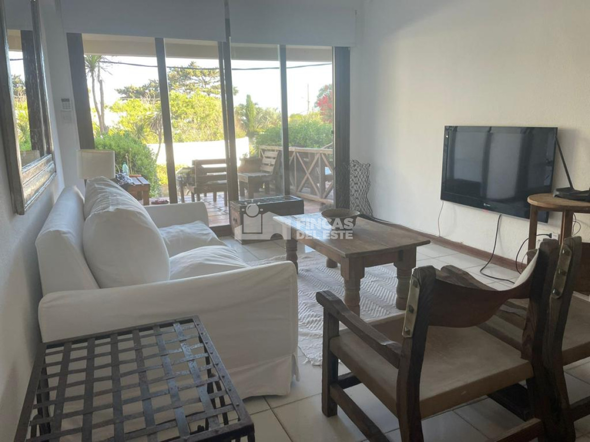 Apartamento ID.2125/Apartamento-a-pasos-del-mar,-distribuido-en-dos-plantas,-3-dormitorios-en-venta-y-alquiler - Apartamento a pasos del mar, distribuido en dos plantas, 3 dormitorios en venta y alquiler