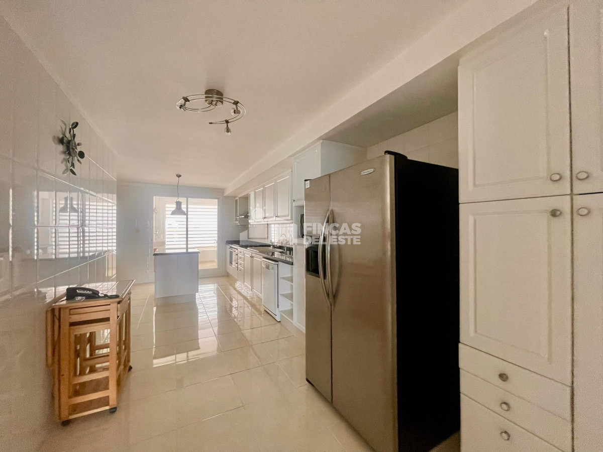 Apartamento ID.1990/Hermoso-apartamento-en-edificio-de-categoría!!! - Hermoso apartamento en edificio de categoría!!!