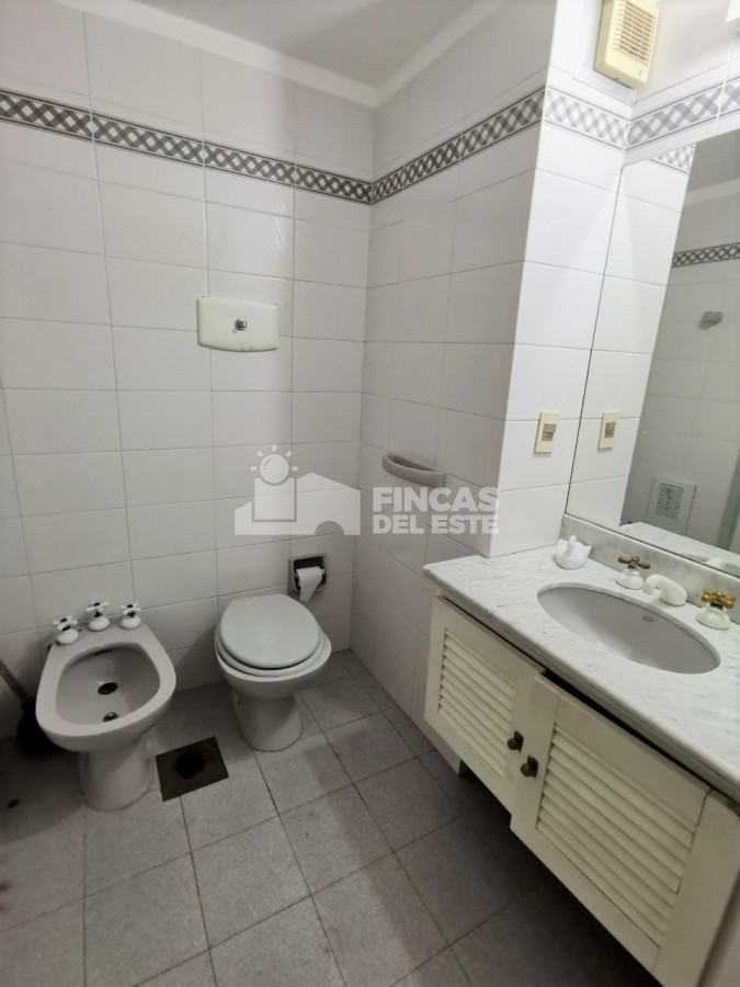 Apartamento ID.2363/Apartamento-en-alquiler-de-temporada-enero-febrero-de-2-dormitorios-en-Punta-del-Este- - Apartamento en alquiler de temporada enero febrero de 2 dormitorios en Punta del Este 