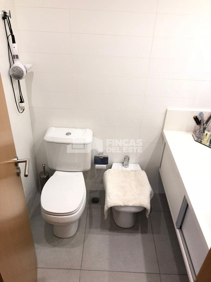 Apartamento ID.30 - Apto. de 3 dormitorios en piso alto con excelentes vistas al mar 