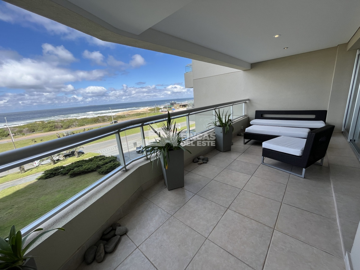 Apartamento ID.2373 - Apartamento en alquiler de 3 dormitorios + dep- vista al mar Brava Punta del Este