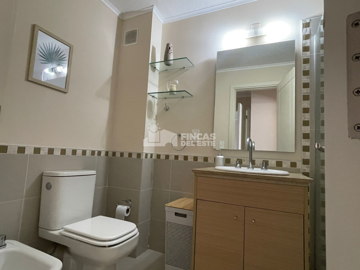 Apartamento ID.2213/Hermoso-apto-en-punta-del-este-en-alquiler - Hermoso apto en punta del este en alquiler