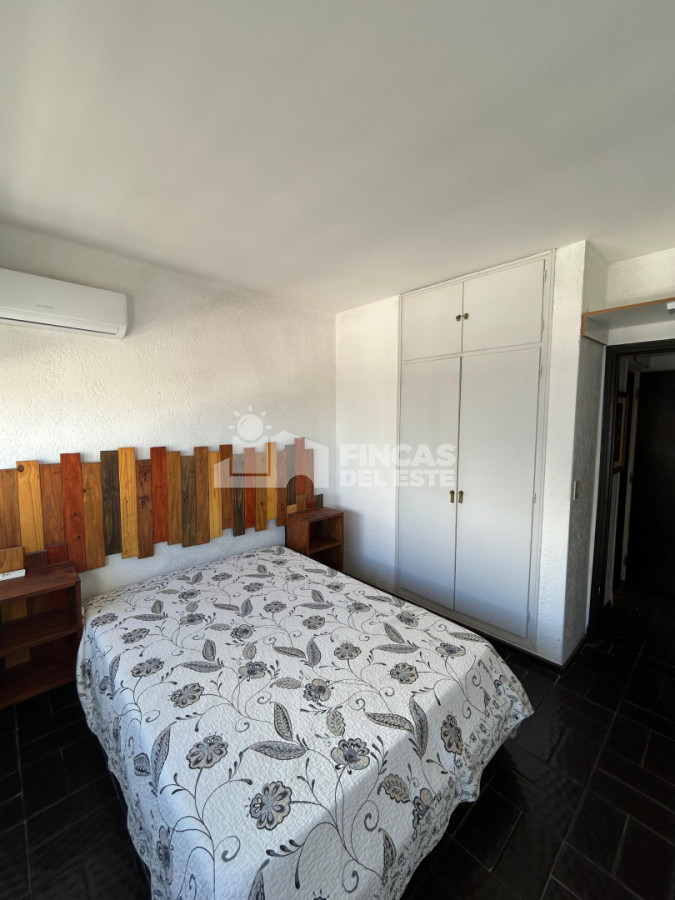 Apartamento ID.2643/Apartamento-en-alquiler-de-temporada-en-Punta-del-Este,-frente-a-la-Playa-Brava-y-con-una-espectacular-vista-al-mar-de-2-dormitorios - Apartamento en alquiler de temporada en Punta del Este, frente a la Playa Brava y con una espectacular vista al mar de 2 dormitorios