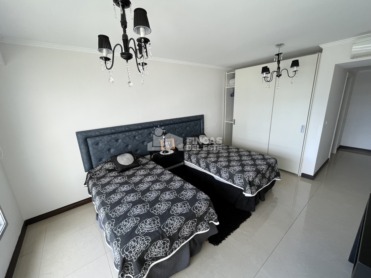 Apartamento ID.2373 - Apartamento en alquiler de 3 dormitorios + dep- vista al mar Brava Punta del Este