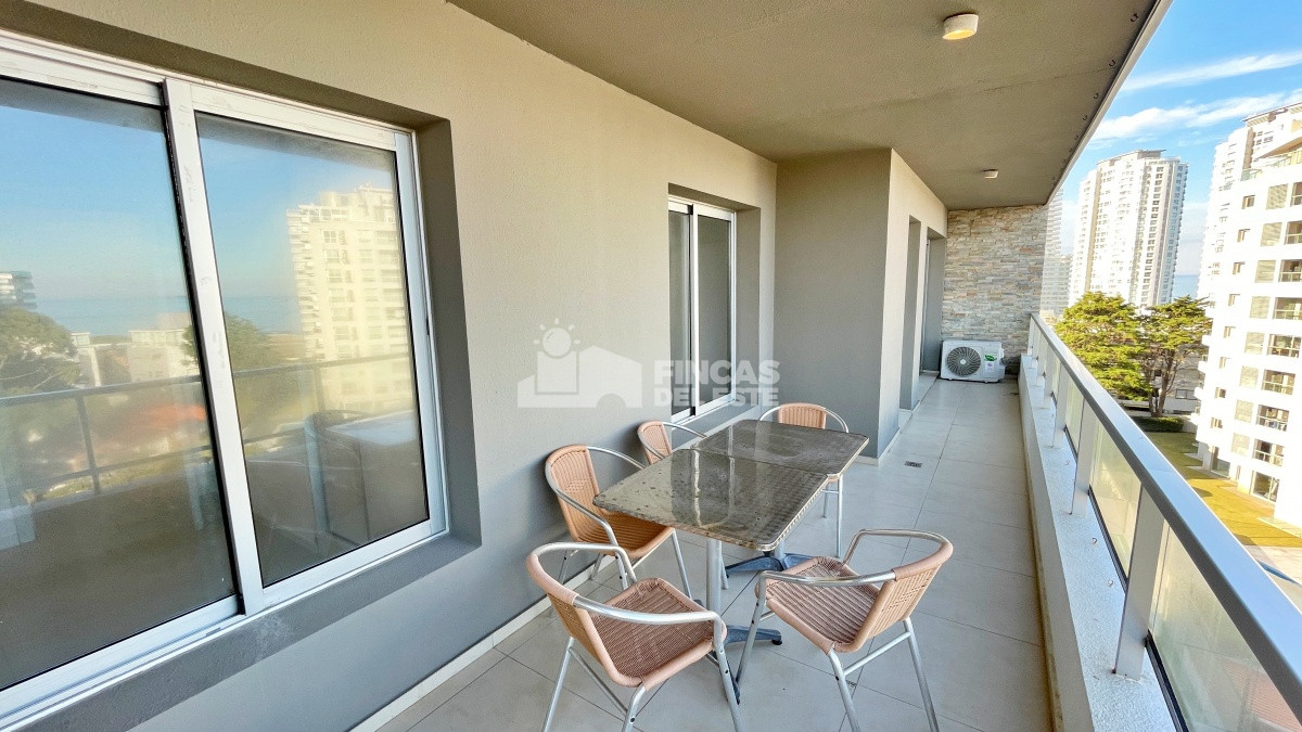 Apartamento ID.2357/Apartamento-en-Venta-de-3-dormitorios-terraza-con-parrillero-Brava--Punta-del-Este - Apartamento en Venta de 3 dormitorios- terraza con parrillero- Brava - Punta del Este