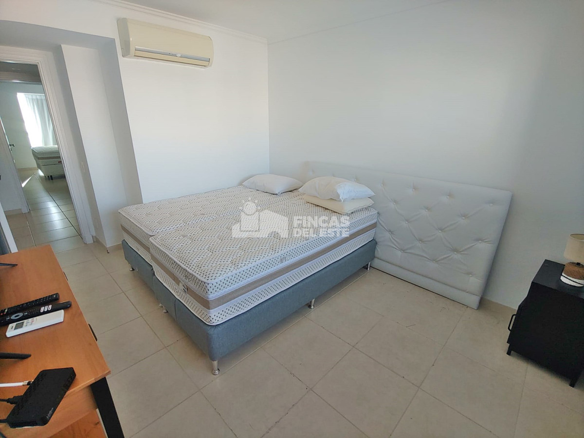 Apartamento ID.2075/PUNTA-DEL-ESTE,-Península-Apartamento-en-Alquiler-temporada-de-2-dormitorios - PUNTA DEL ESTE, Península Apartamento en Alquiler temporada de 2 dormitorios