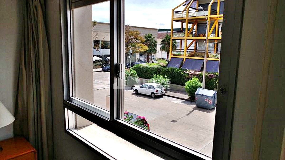 Apartamento ID.215 - Dos dormitorios dos baños ideal para disfrutar todo el año...