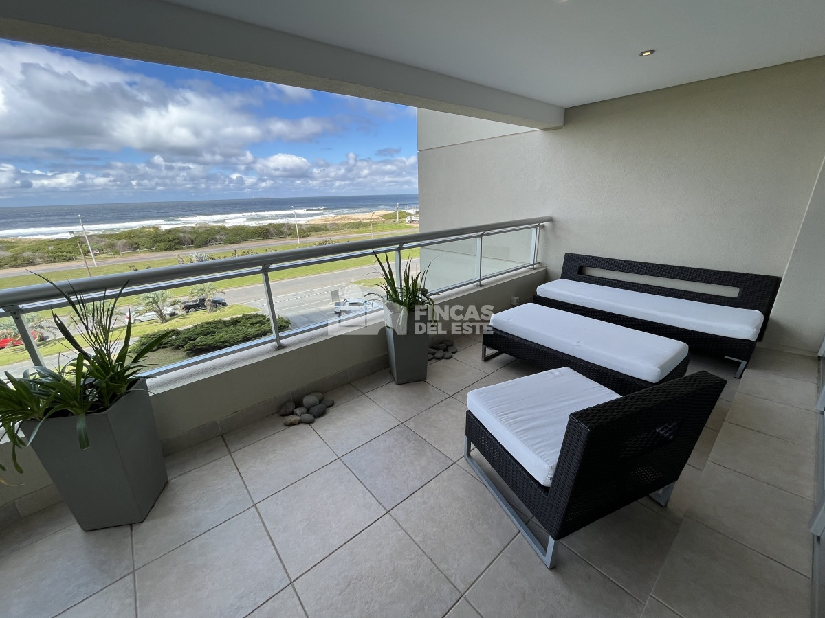 Apartamento ID.2373 - Apartamento en alquiler de 3 dormitorios + dep- vista al mar Brava Punta del Este