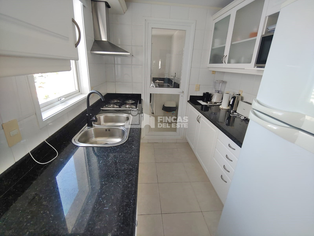 Apartamento ID.2041/Edificio-en-primera-fila - Edificio en primera fila