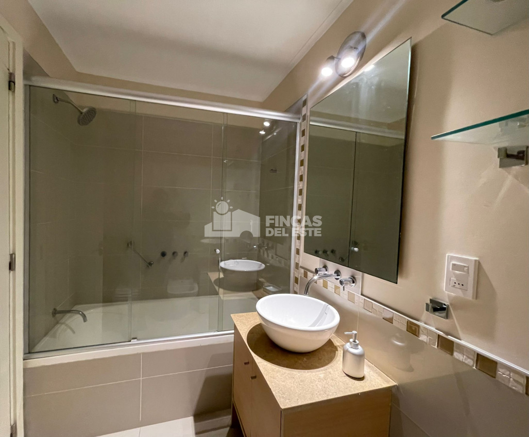 Apartamento ID.2213/Hermoso-apto-en-punta-del-este-en-alquiler - Hermoso apto en punta del este en alquiler