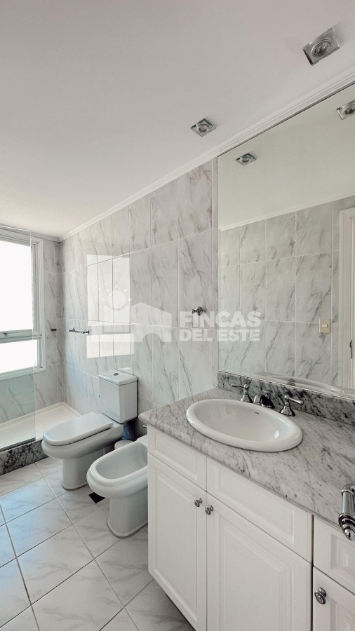 Apartamento ID.2011 - Apartamento en Punta del Este, Mansa