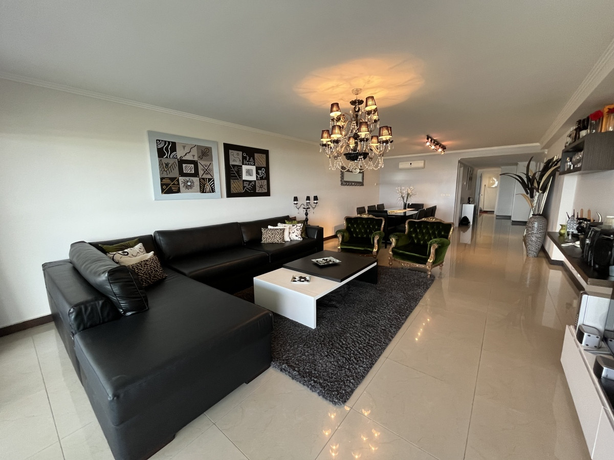 Apartamento en alquiler de 3 dormitorios + dep- vista al mar Brava Punta del Este