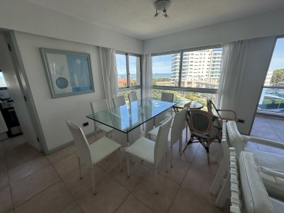 Alquiler de Apartamento de 4 dormitorios en Aidy Grill BRAVA - Punta del Este