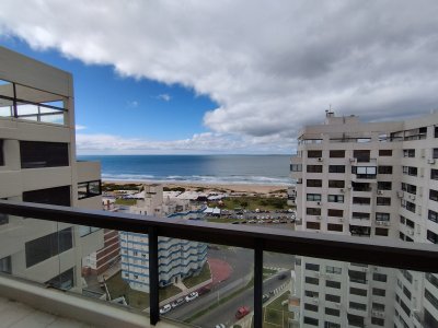 Penthouse en alquiler de enero de 3 dormitorios en Punta del Este 
