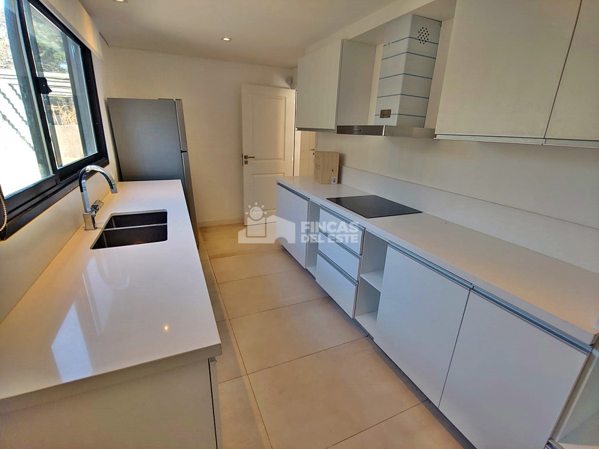 Burnett - GoPunta - Portal Inmobiliario de Punta del Este - Maldonado