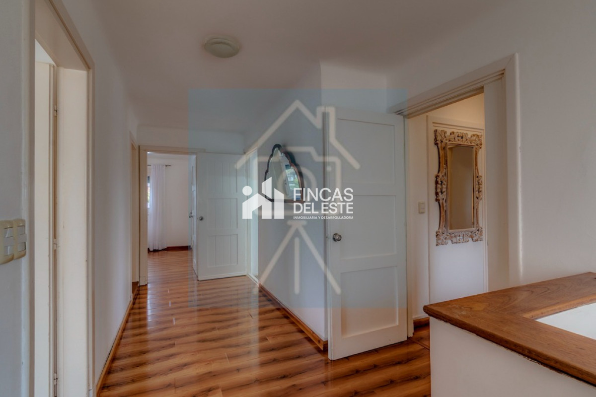 Casa ID.2880/Casa-en-alquiler-anual-y-venta!-ubicación-única - Casa en alquiler anual y venta! ubicación única