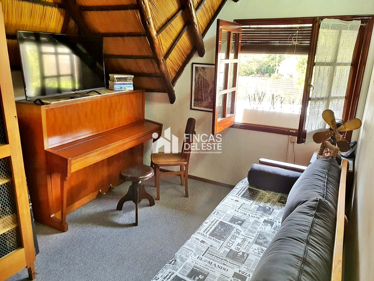 Casa ID.880/Casa-en-Las-Delicias-con-3-dormitorios-y-jardín-amplio! - Casa en Las Delicias con 3 dormitorios y jardín amplio!