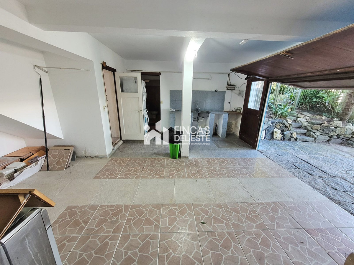 Casa ID.2339/Hermosa-casa-muy-bien-ubicada-en-venta-5-dormitorios-en-Punta-del-Este - Hermosa casa muy bien ubicada en venta 5 dormitorios en Punta del Este