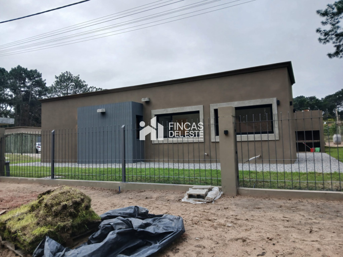 Casa ID.2904/Casa-de-3-dormitorios-a-estrenar-en-Punta-del-Este - Casa de 3 dormitorios a estrenar en Punta del Este