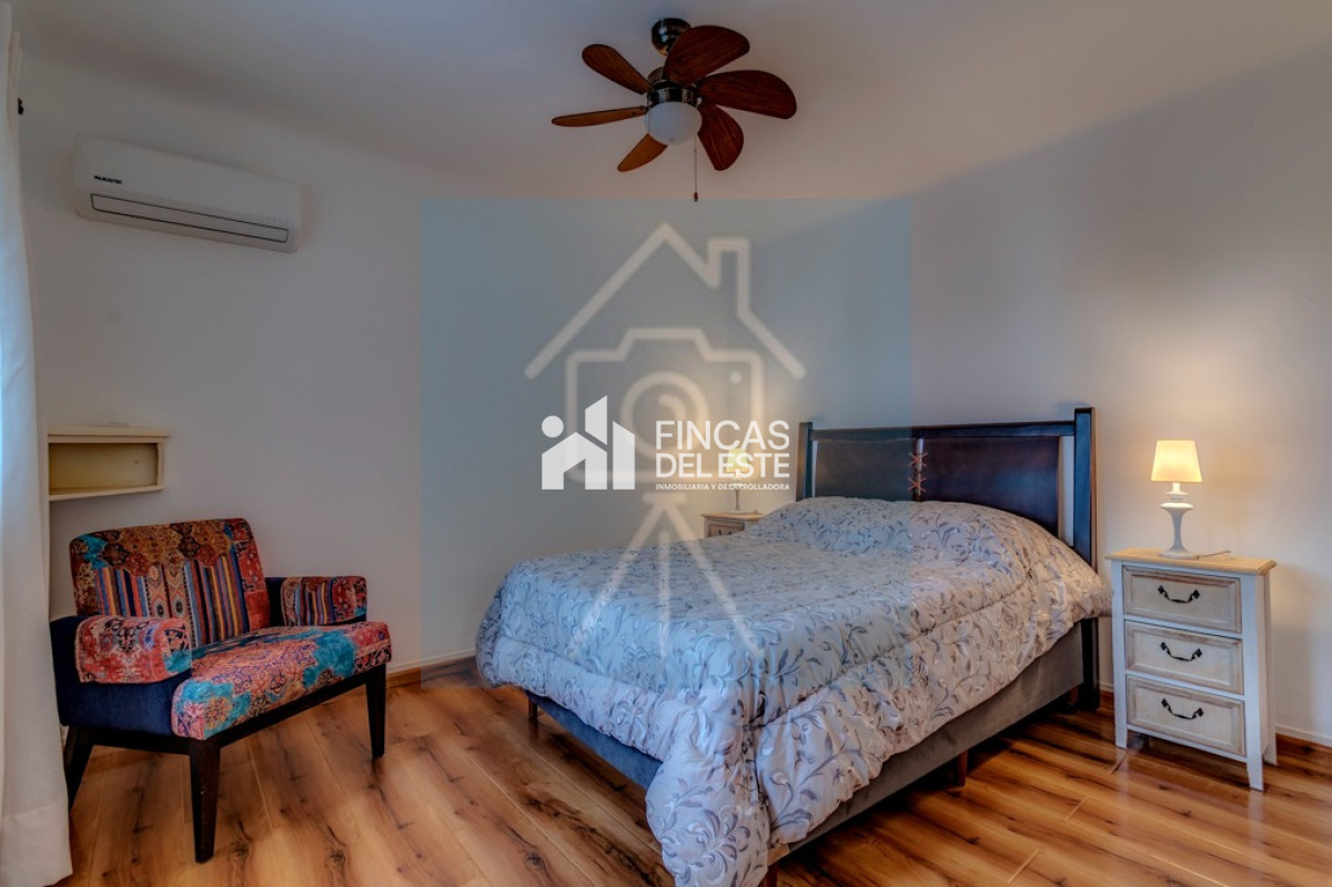 Casa ID.2880/Casa-en-alquiler-anual-y-venta!-ubicación-única - Casa en alquiler anual y venta! ubicación única