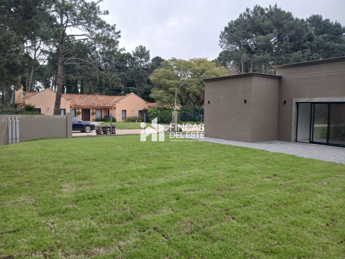 Casa ID.2904/Casa-de-3-dormitorios-a-estrenar-en-Punta-del-Este - Casa de 3 dormitorios a estrenar en Punta del Este