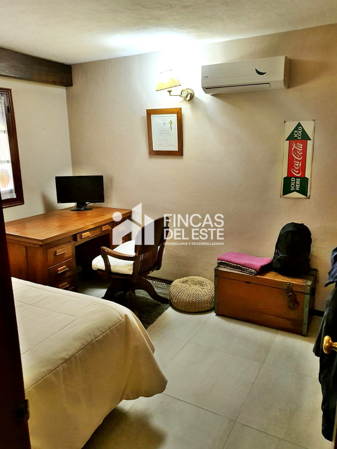 Casa ID.880/Casa-en-Las-Delicias-con-3-dormitorios-y-jardín-amplio! - Casa en Las Delicias con 3 dormitorios y jardín amplio!