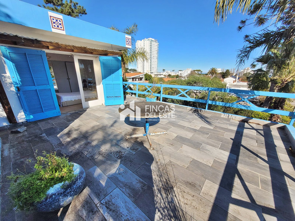 Casa ID.2339/Hermosa-casa-muy-bien-ubicada-en-venta-5-dormitorios-en-Punta-del-Este - Hermosa casa muy bien ubicada en venta 5 dormitorios en Punta del Este