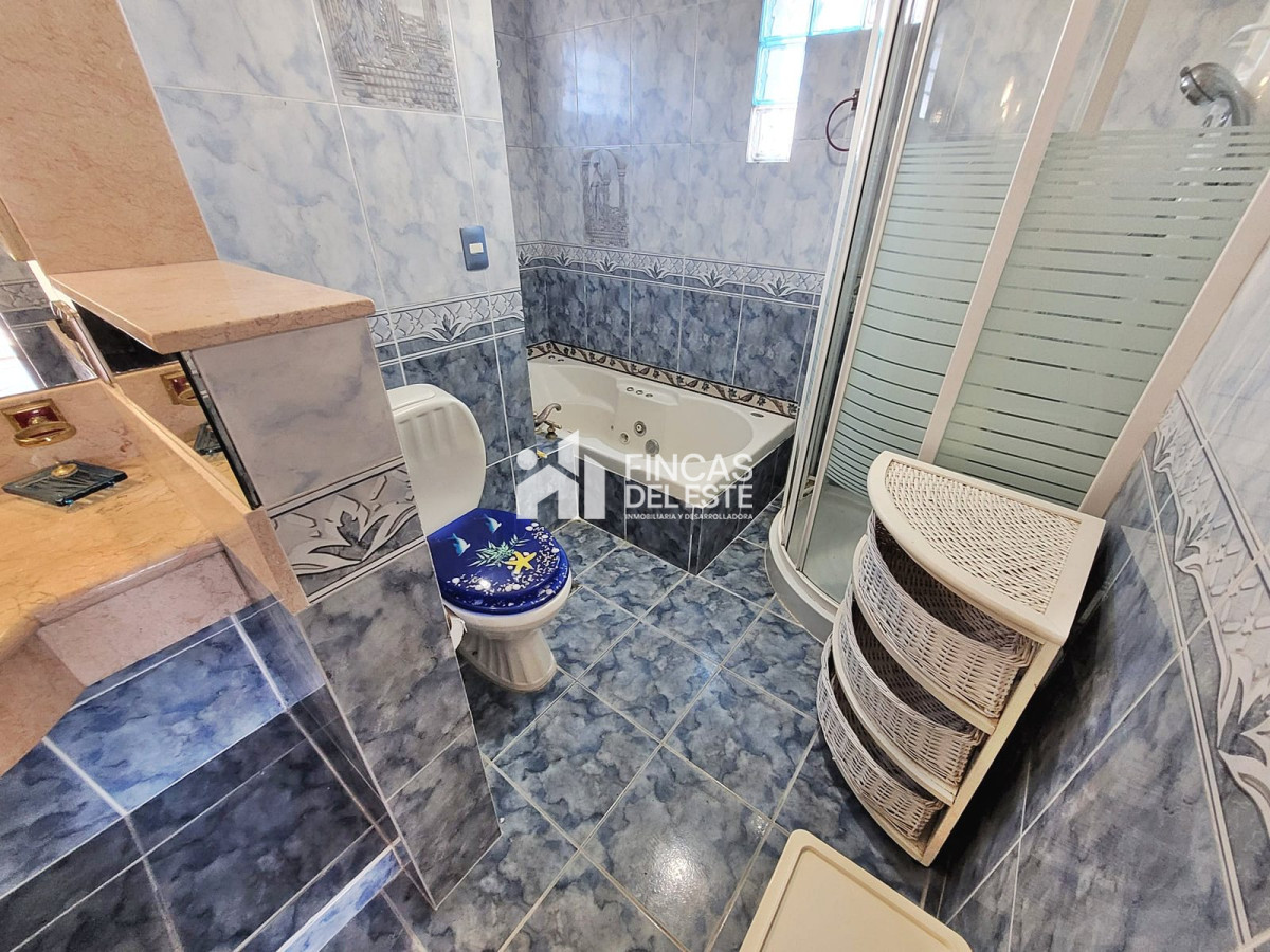 Casa ID.2339/Hermosa-casa-muy-bien-ubicada-en-venta-5-dormitorios-en-Punta-del-Este - Hermosa casa muy bien ubicada en venta 5 dormitorios en Punta del Este