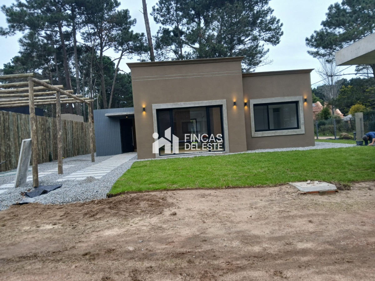 Casa ID.2904/Casa-de-3-dormitorios-a-estrenar-en-Punta-del-Este - Casa de 3 dormitorios a estrenar en Punta del Este