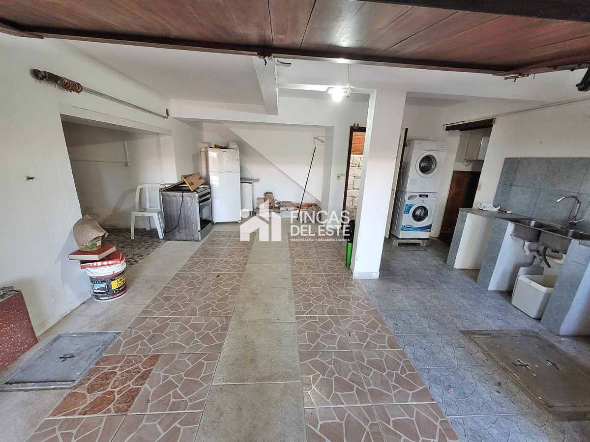 Casa ID.2339/Hermosa-casa-muy-bien-ubicada-en-venta-5-dormitorios-en-Punta-del-Este - Hermosa casa muy bien ubicada en venta 5 dormitorios en Punta del Este