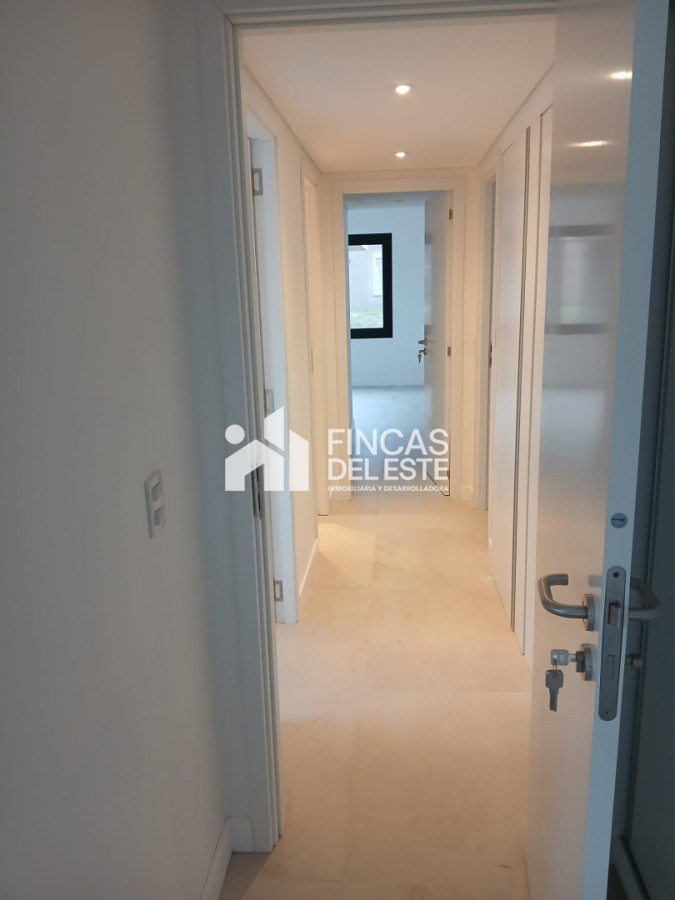 Casa ID.2904/Casa-de-3-dormitorios-a-estrenar-en-Punta-del-Este - Casa de 3 dormitorios a estrenar en Punta del Este
