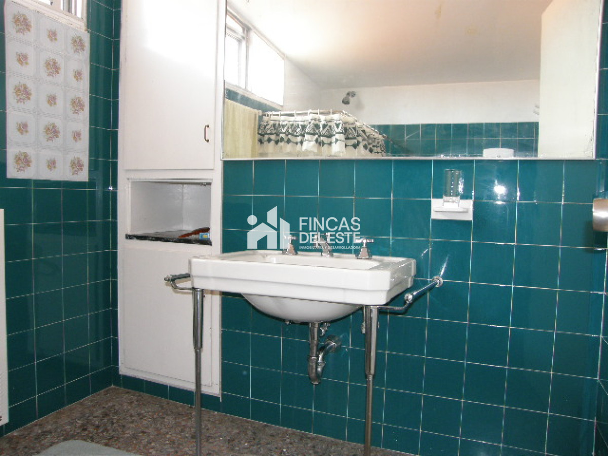 Casa ID.64/Hermosa-casa-de-4-dormitorios-y-5-baños-a-150-metros-del-mar - Hermosa casa de 4 dormitorios y 5 baños a 150 metros del mar