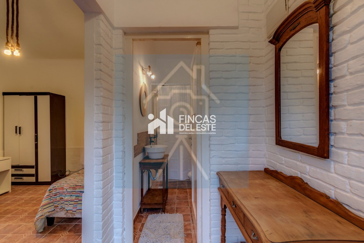 Casa ID.2880/Casa-en-alquiler-anual-y-venta!-ubicación-única - Casa en alquiler anual y venta! ubicación única