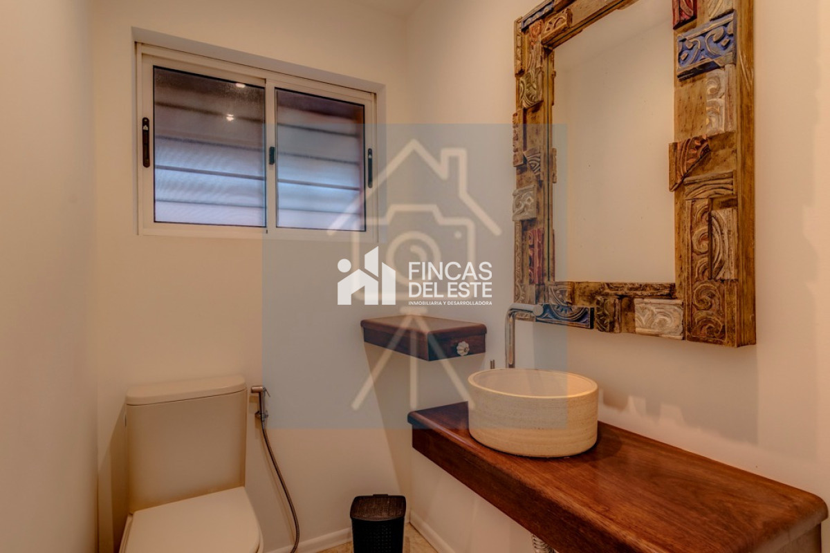 Casa ID.2880/Casa-en-alquiler-anual-y-venta!-ubicación-única - Casa en alquiler anual y venta! ubicación única