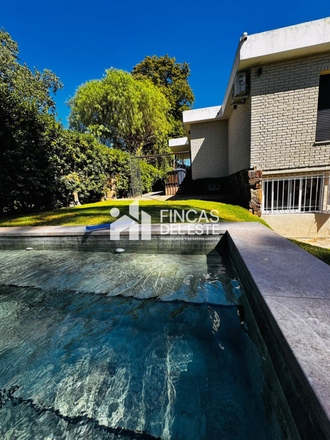 Casa ID.1988/Alquiler-en-Punta-del-Este-de-3-dormitorios - Alquiler en Punta del Este de 3 dormitorios