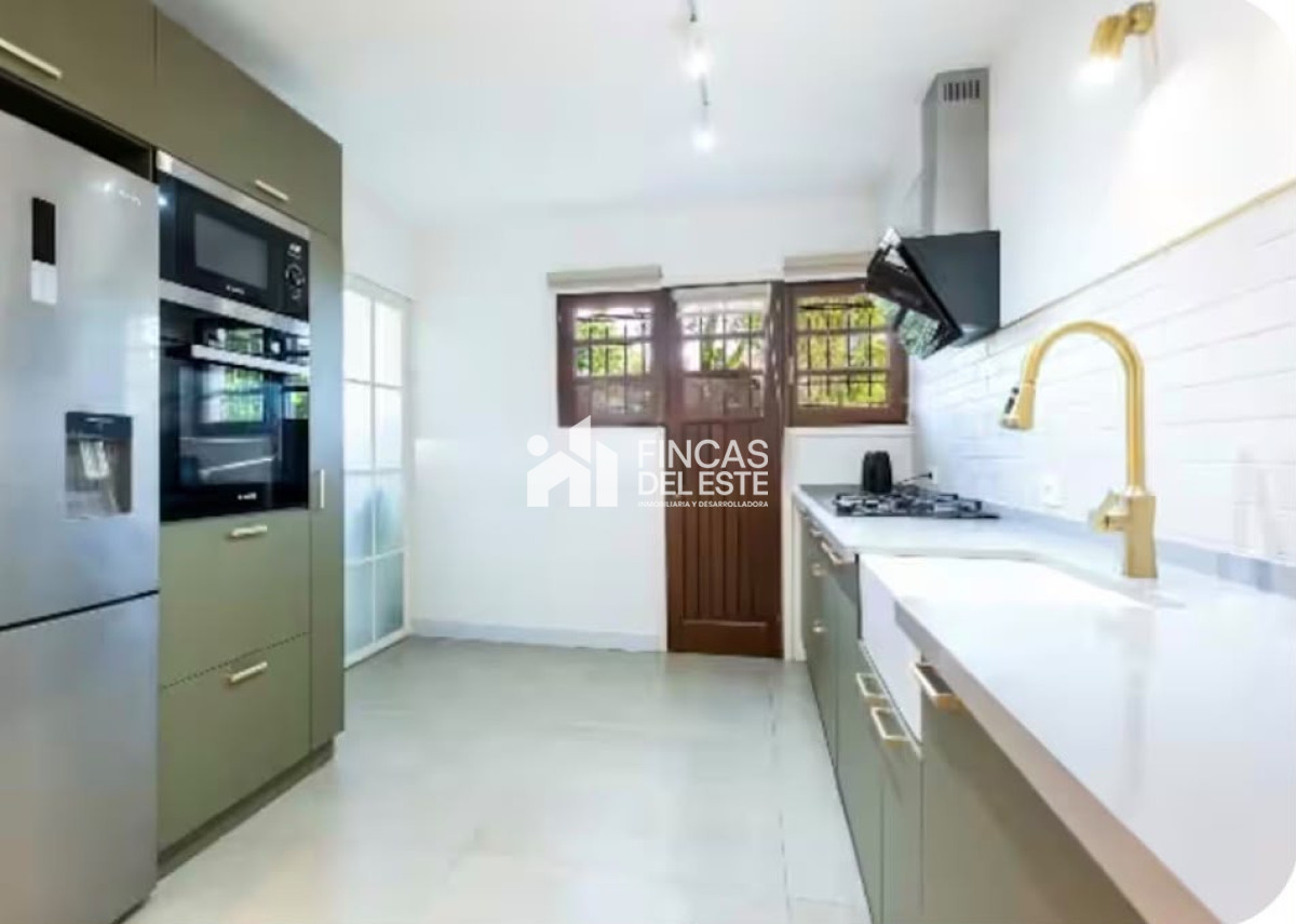 Casa ID.1988/Alquiler-en-Punta-del-Este-de-3-dormitorios - Alquiler en Punta del Este de 3 dormitorios