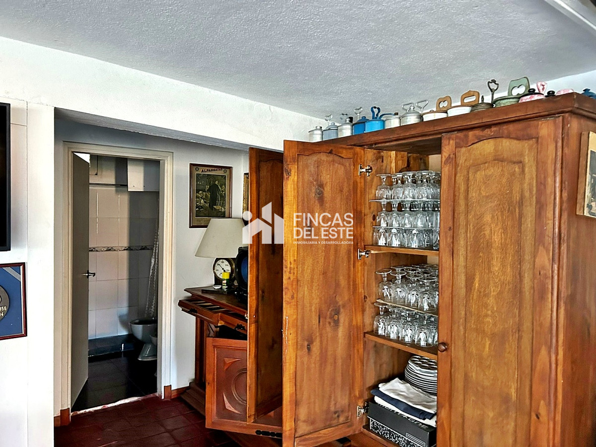 Casa ID.1973/Hermosa-casa-en-alquiler-con-5-dormitorios-PUNTA-DEL-ESTE- - Hermosa casa en alquiler  con 5 dormitorios  PUNTA DEL ESTE 