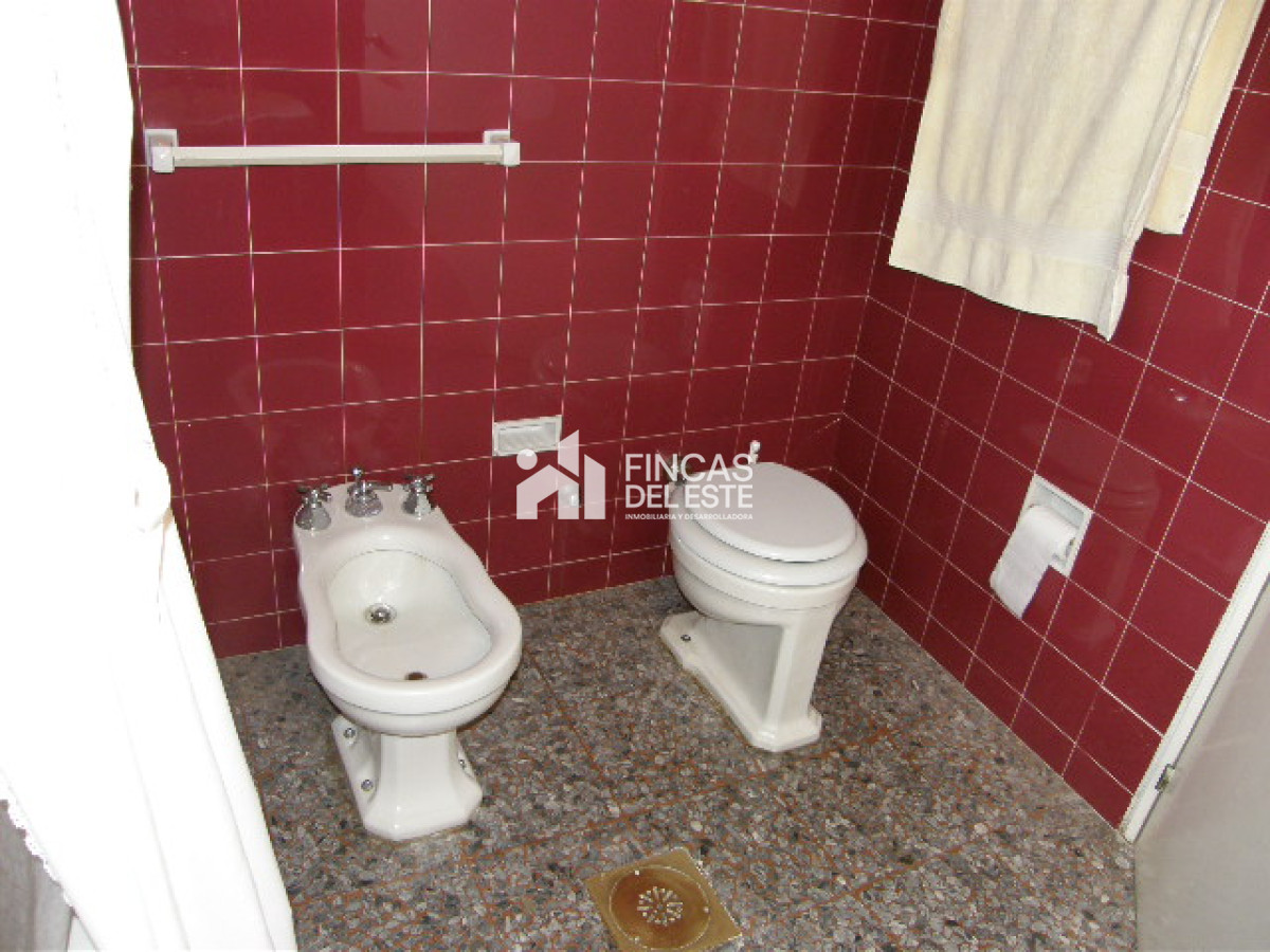 Casa ID.64/Hermosa-casa-de-4-dormitorios-y-5-baños-a-150-metros-del-mar - Hermosa casa de 4 dormitorios y 5 baños a 150 metros del mar