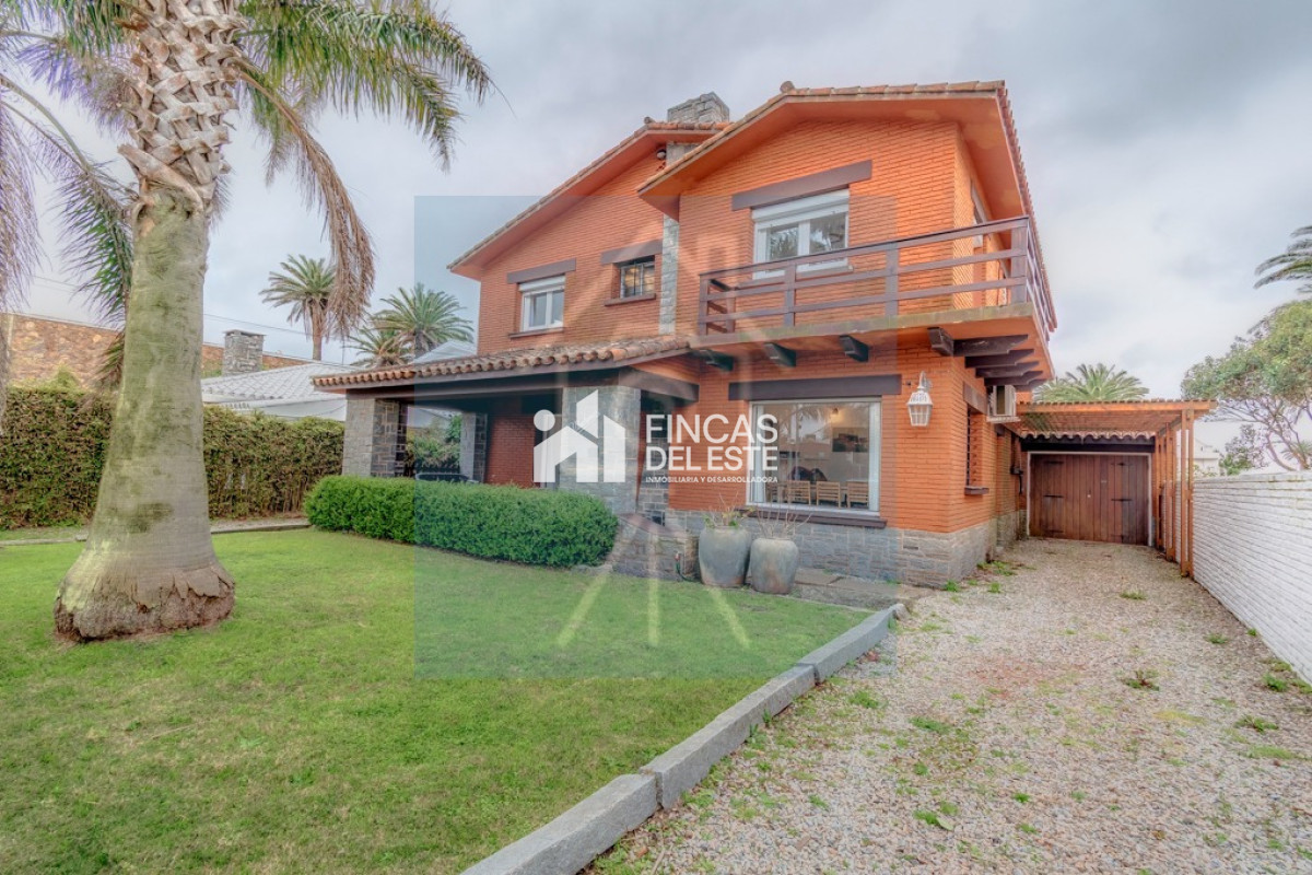Casa ID.2880/Casa-en-alquiler-anual-y-venta!-ubicación-única - Casa en alquiler anual y venta! ubicación única