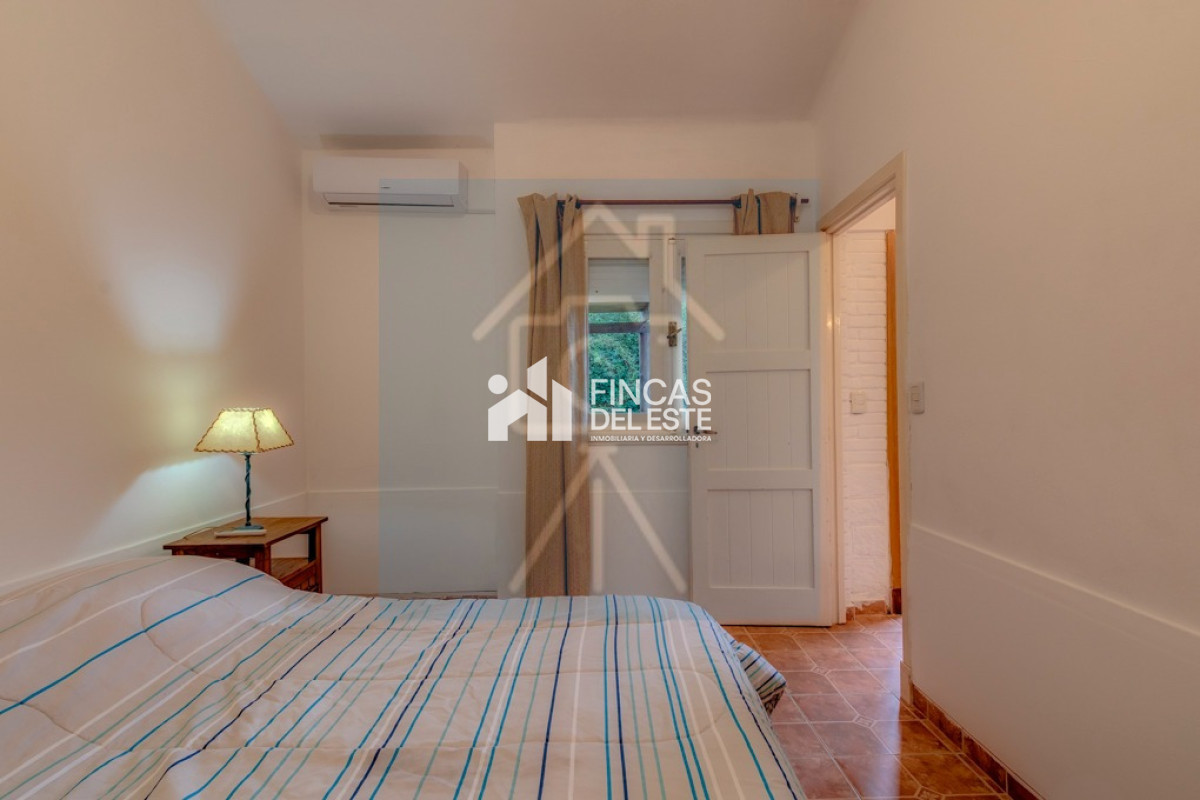 Casa ID.2880/Casa-en-alquiler-anual-y-venta!-ubicación-única - Casa en alquiler anual y venta! ubicación única