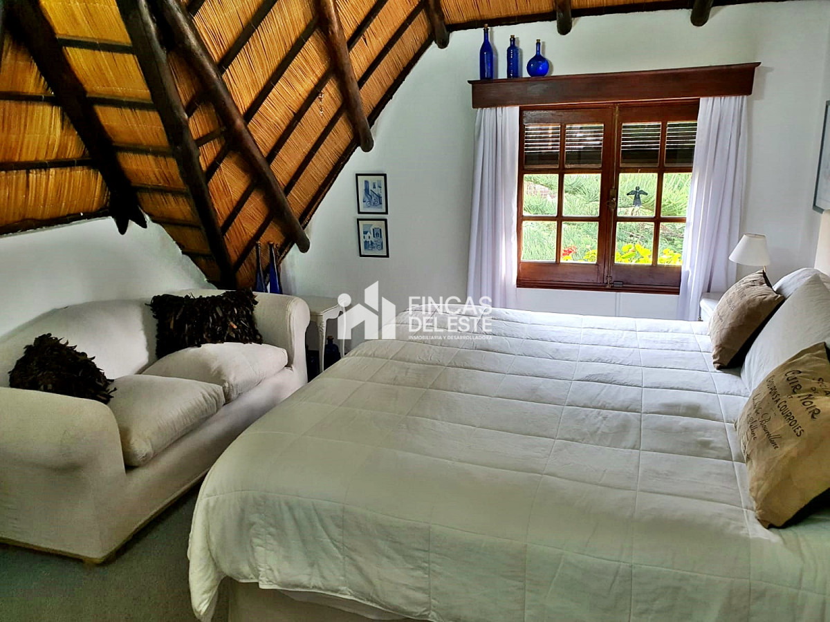 Casa ID.880/Casa-en-Las-Delicias-con-3-dormitorios-y-jardín-amplio! - Casa en Las Delicias con 3 dormitorios y jardín amplio!