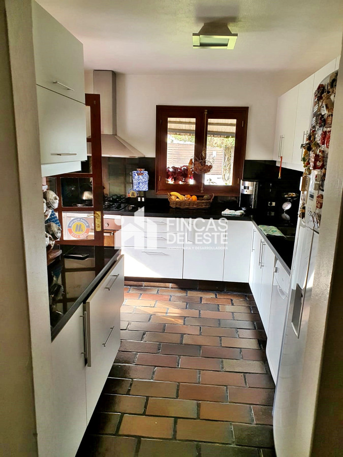 Casa ID.880/Casa-en-Las-Delicias-con-3-dormitorios-y-jardín-amplio! - Casa en Las Delicias con 3 dormitorios y jardín amplio!